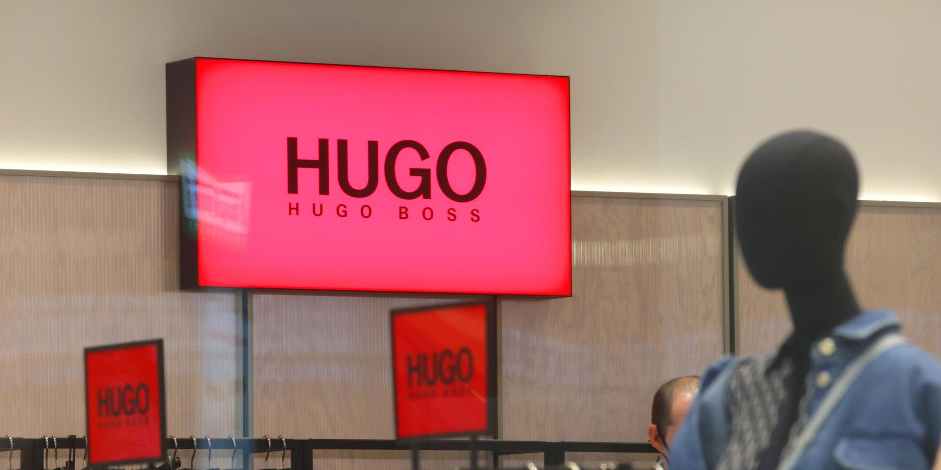Закрытый магазин одежды Hugo Boss в ТЦ Авиапарк в Москве - ИноСМИ, 1920, 02.04.2025