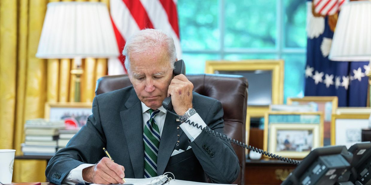 Президент США Джо Байден в Овальном кабинете Белого дома