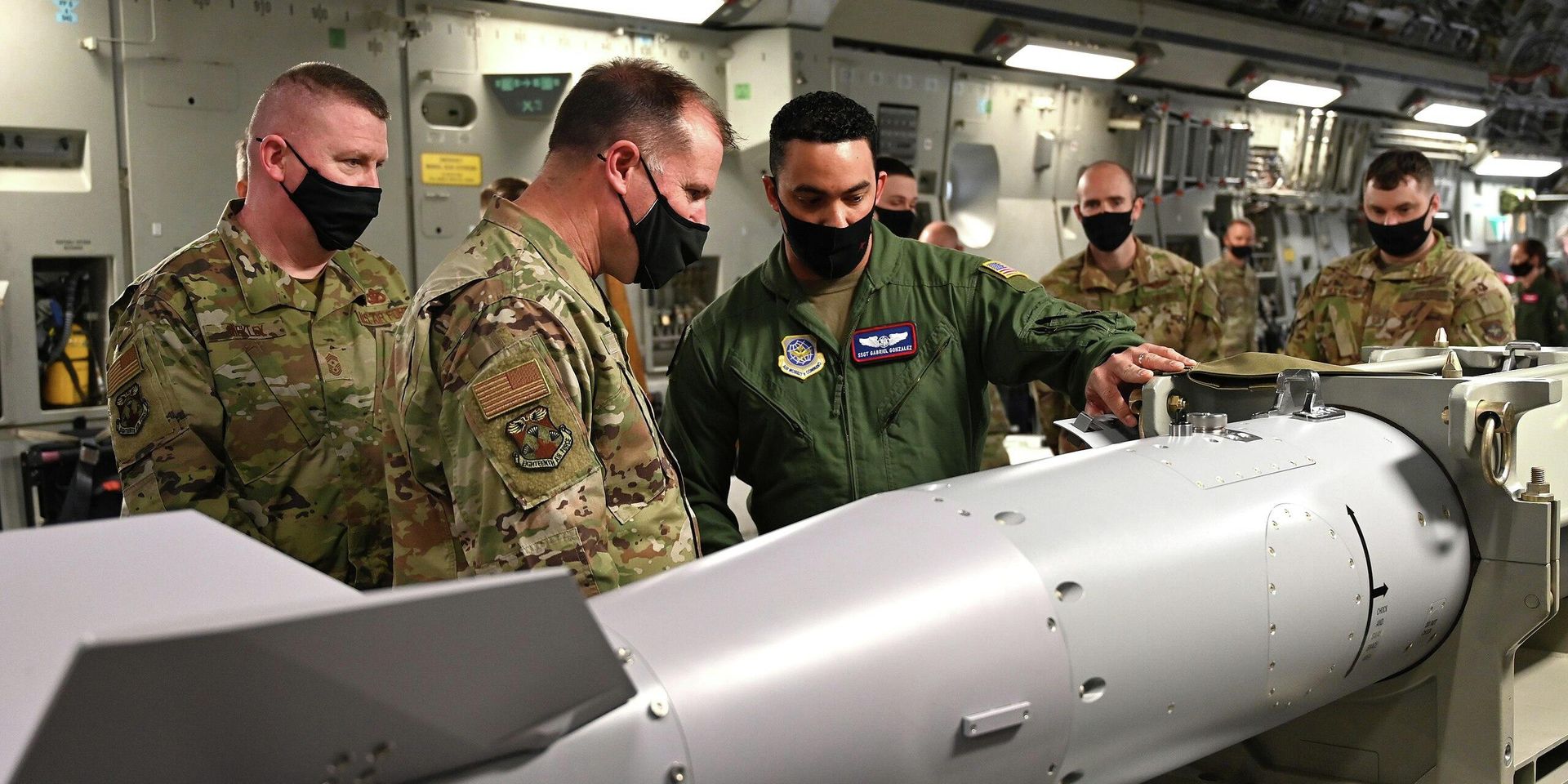 Американская атомная бомба B61-12 на борту C-17 Globemaster III на базе Льюис-Маккорд, Вашингтон - ИноСМИ, 1920, 03.11.2022