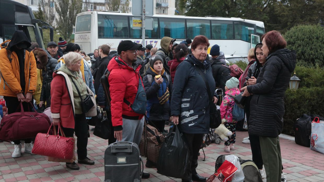 Эвакуированные жители Херсона в Джанкое