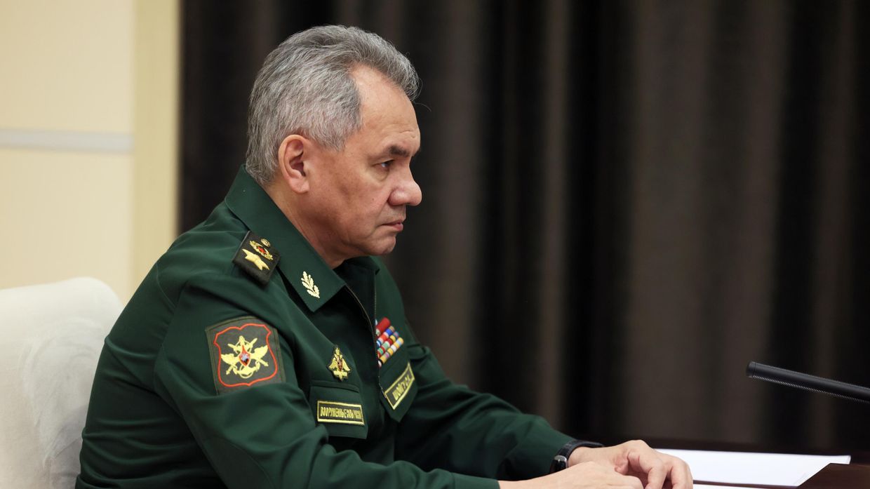 Президент РФ В. Путин провел встречу с министром обороны РФ С. Шойгу