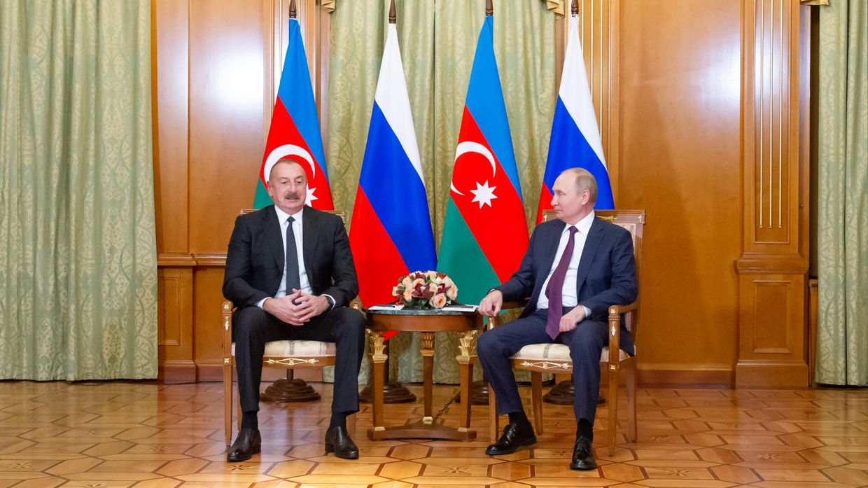 Трёхсторонние переговоры президента РФ, президента Азербайджана и премьер-министра Армении