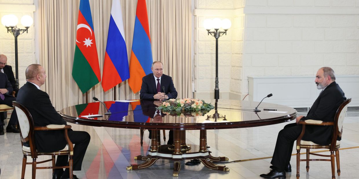 Трёхсторонние переговоры президента РФ, президента Азербайджана и премьер-министра Армении