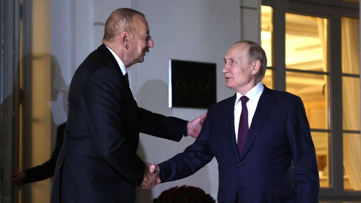 Трёхсторонние переговоры президента РФ, президента Азербайджана и премьер-министра Армении