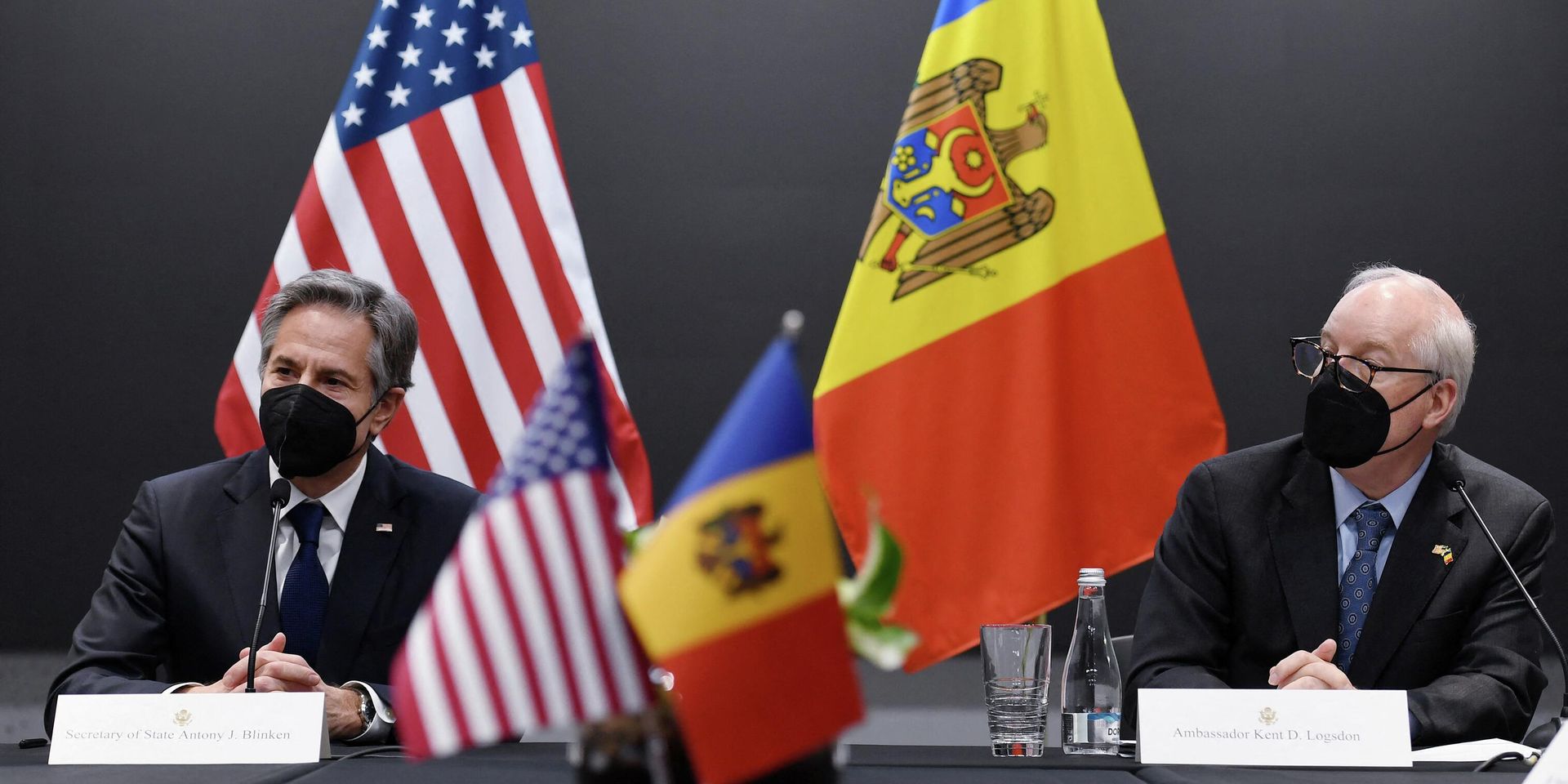 Госсекретарь США Энтони Блинкен  и посол США в Молдове Кент Дойл Логсдон в Кишиневе - ИноСМИ, 1920, 01.11.2022