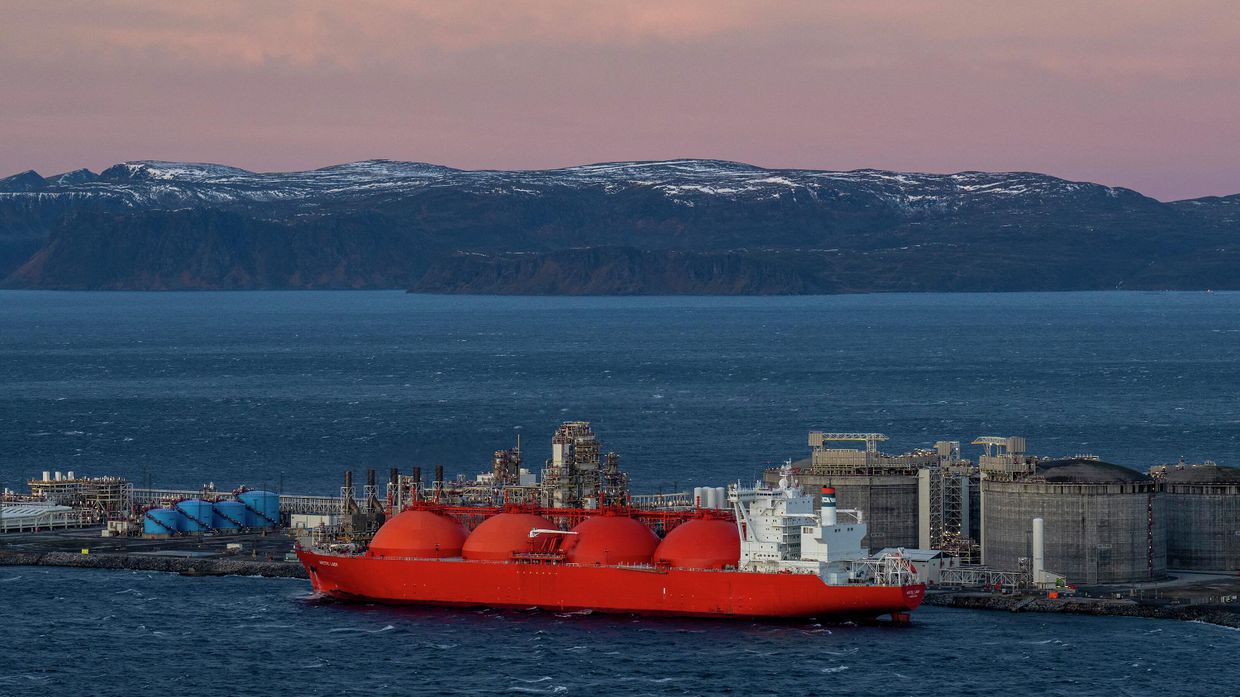 Судно с сжиженным природным газом на острове Мелкоя, Швеция