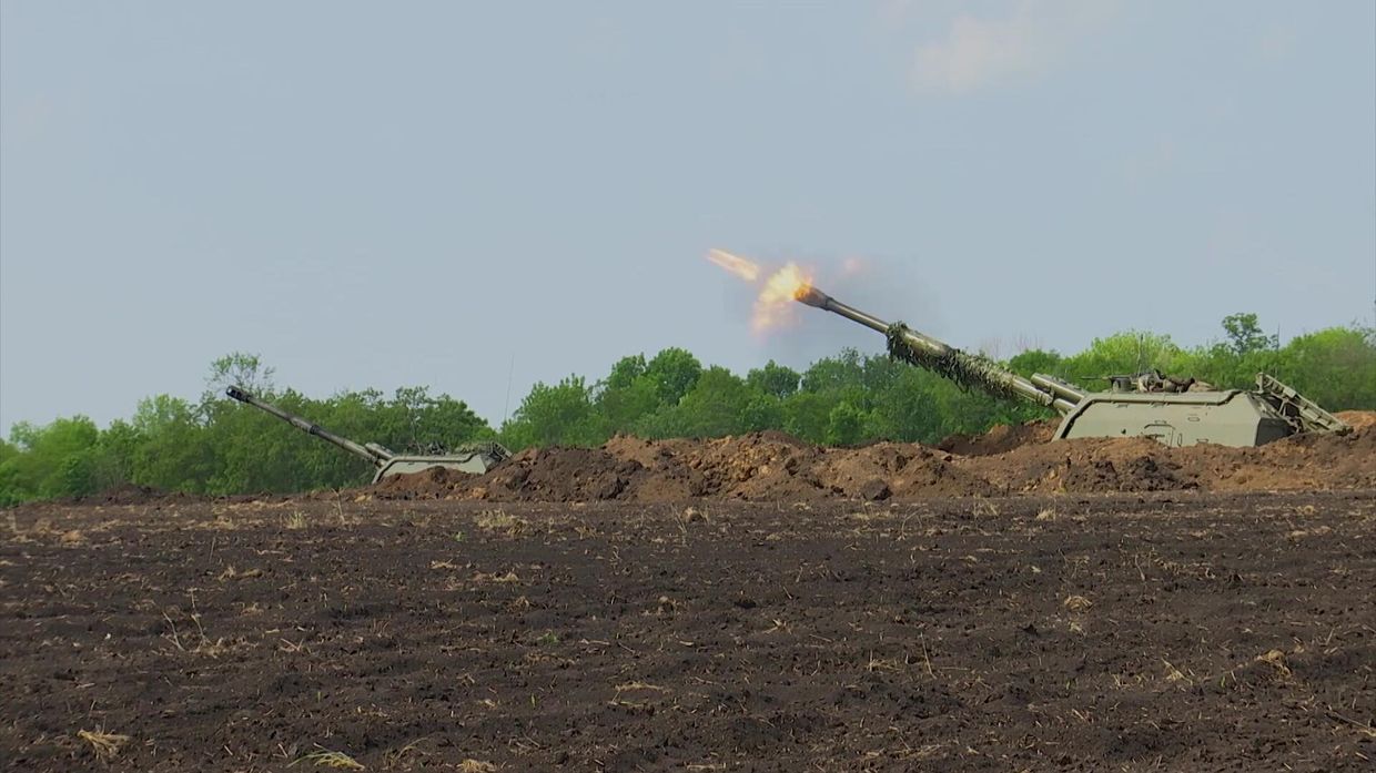 Боевая работа расчетов самоходных гаубиц Мста-С в ходе спецоперации