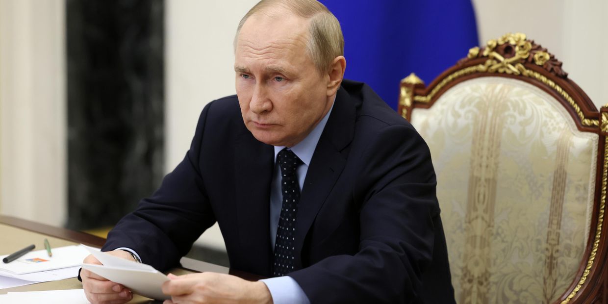 Президент РФ В. Путин провел совещание по вопросу поддержки доходов семей с детьми