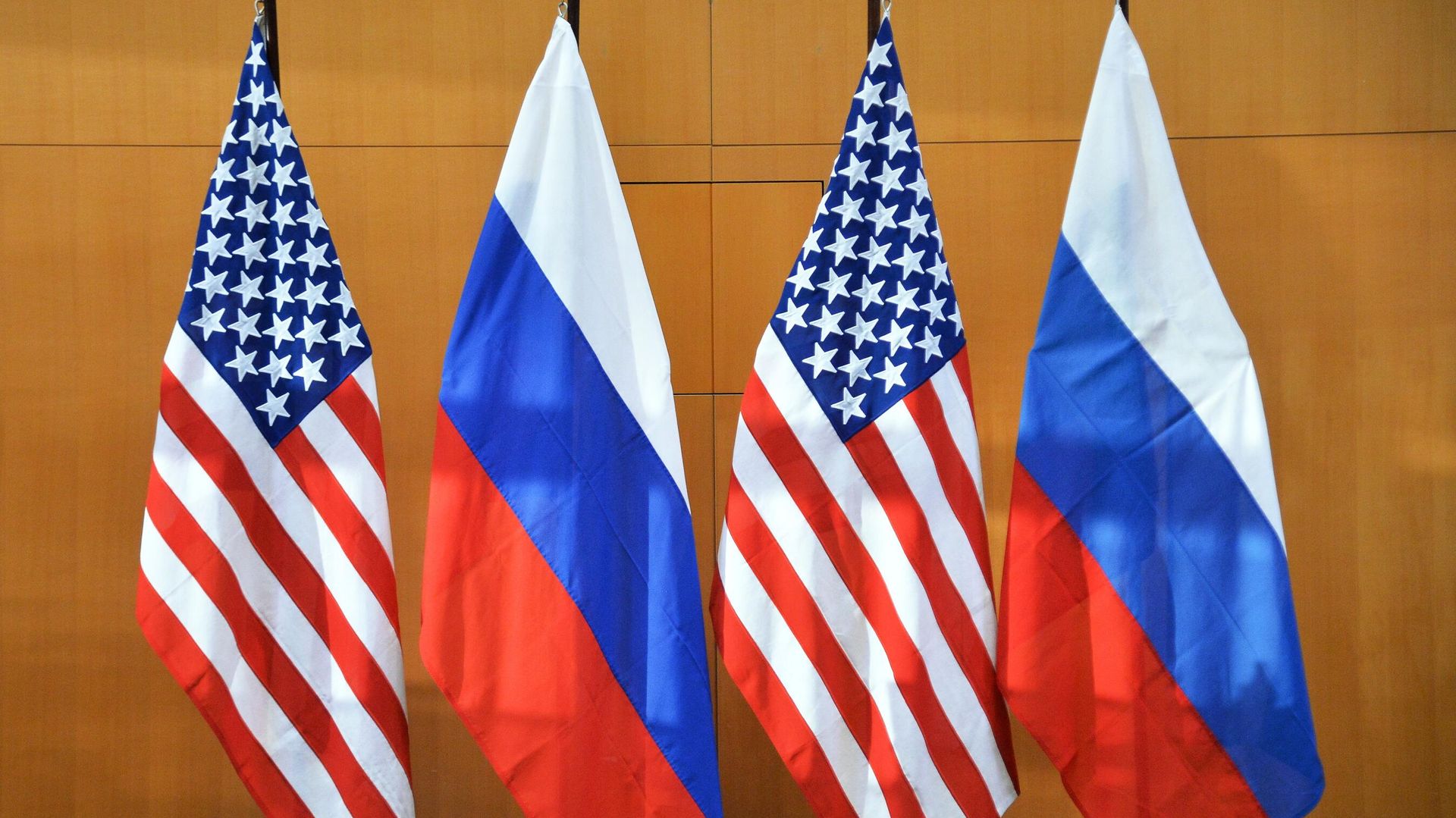 Переговоры Россия–США по гарантиям безопасности в Женеве - ИноСМИ, 1920, 17.02.2025