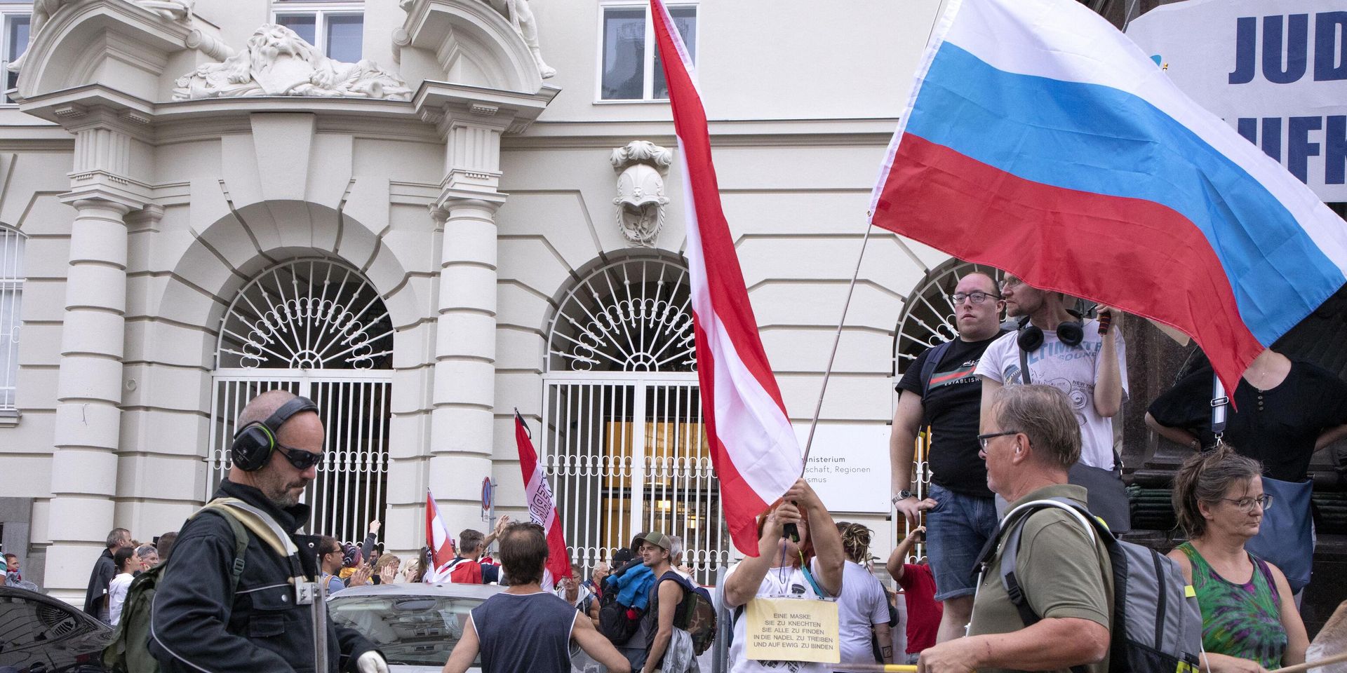 Акция в Вене против финансовой поддержки Украины на государственном уровне - ИноСМИ, 1920, 05.05.2023
