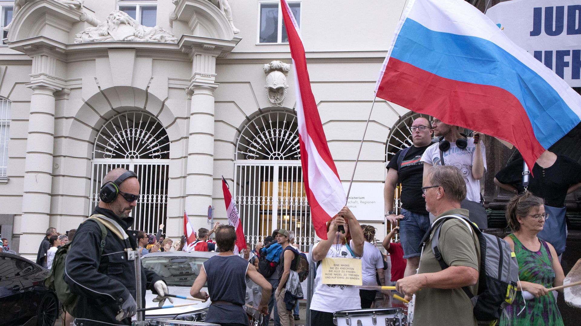 Акция в Вене против финансовой поддержки Украины на государственном уровне - ИноСМИ, 1920, 05.05.2023