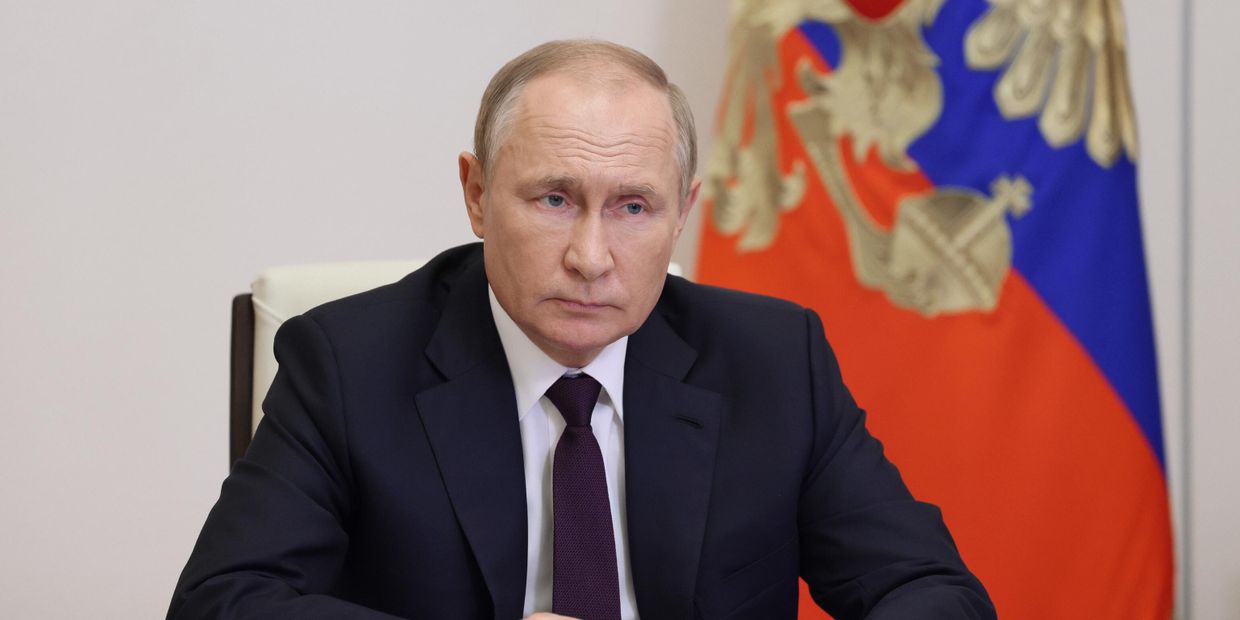 Президент РФ В. Путин провел встречу с губернатором Алтайского края В. Томенко