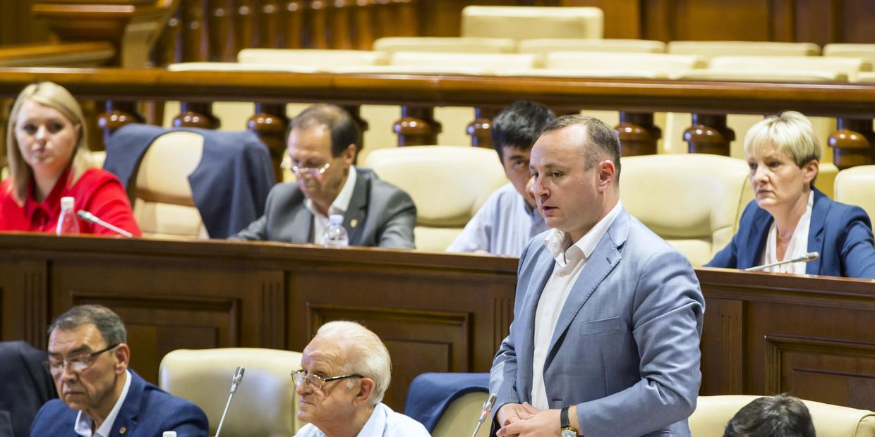Заседание кабинета министров и парламента в Молдавии