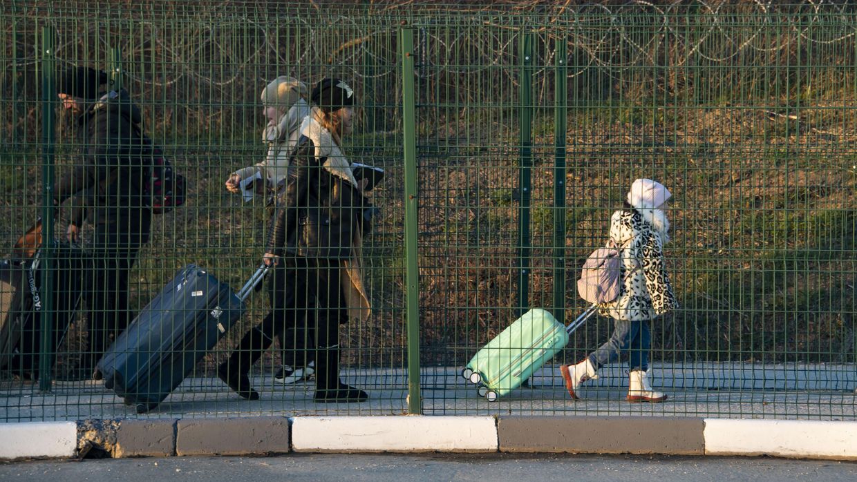 Эвакуация иностранных граждан из Херсонской области в Крым