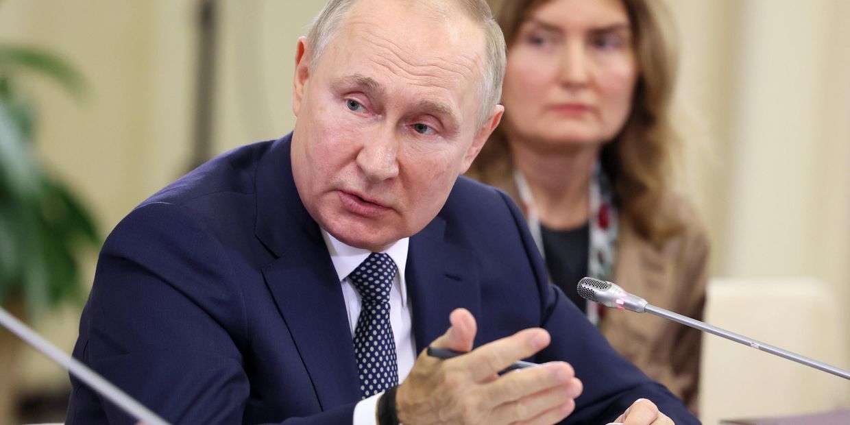 Президент РФ В. Путин встретился с матерями военнослужащих - участников СВО