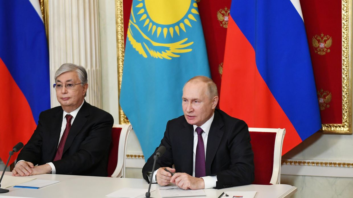 Президент РФ В. Путин провел переговоры с президентом Казахстана К.-Ж. Токаевым Президент РФ В. Путин провел переговоры с президентом Казахстана К.-Ж. Токаевым