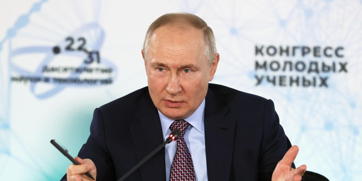 Президент РФ В. Путин принял участие во II Конгрессе молодых ученых 