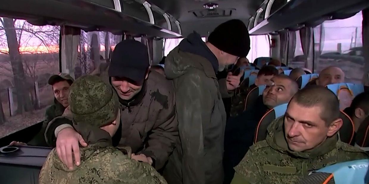 Из украинского плена возвращены российские военные