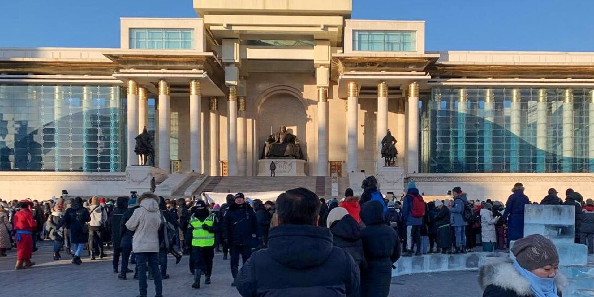 Протестующие на площади Сухэ-Батора в Улан-Баторе, Монголия - ИноСМИ, 1920, 13.12.2022