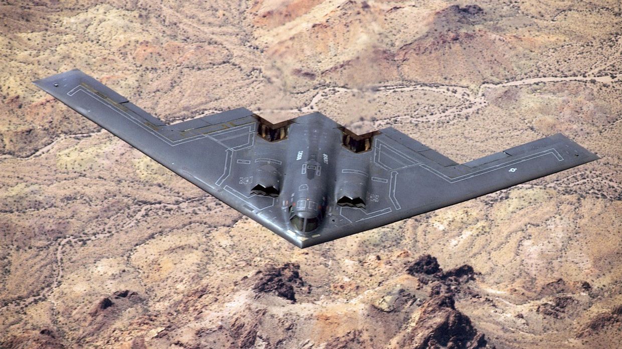 Американский тяжёлый малозаметный стратегический бомбардировщик B-2 Spirit