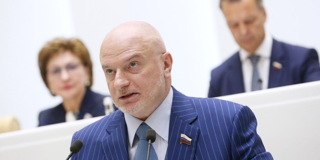 Председатель комитета Совета Федерации РФ по конституционному законодательству и государственному строительству Андрей Клишас выступает на заседании Совета Федерации РФ