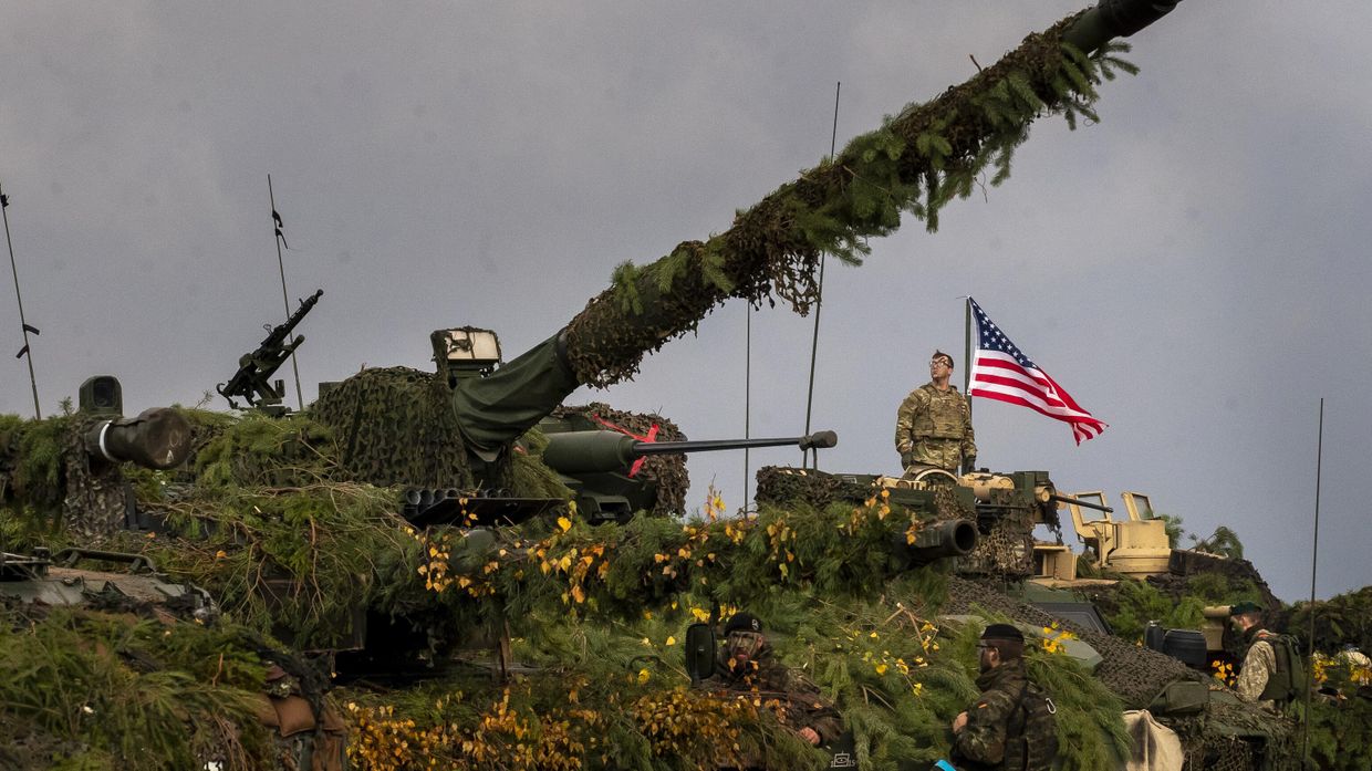 Военнослужащие армии США принимают участие в военных учениях НАТО на полигоне Пабраде, Литва. 26 октября 2022 года