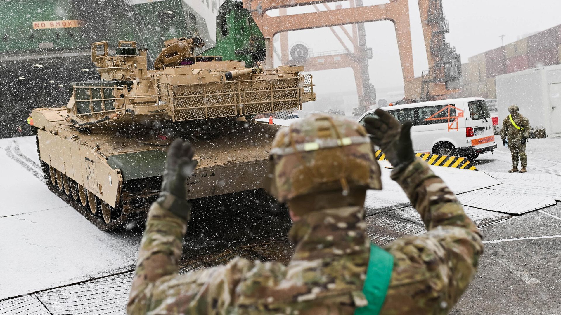 Разгрузка танка M1A2 Abrams в Гдыне, Польша. 3 декабря 2022 года - ИноСМИ, 1920, 19.12.2022