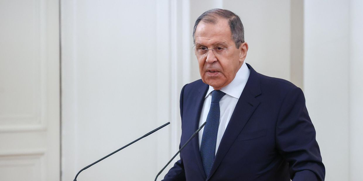 Гашение почтовых марок из серии История российской дипломатии