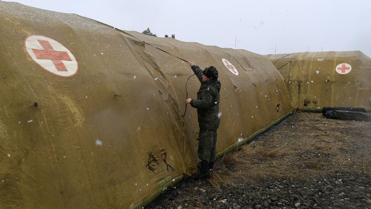 Развертывание российскими военными полевого госпиталя в Степанакерте