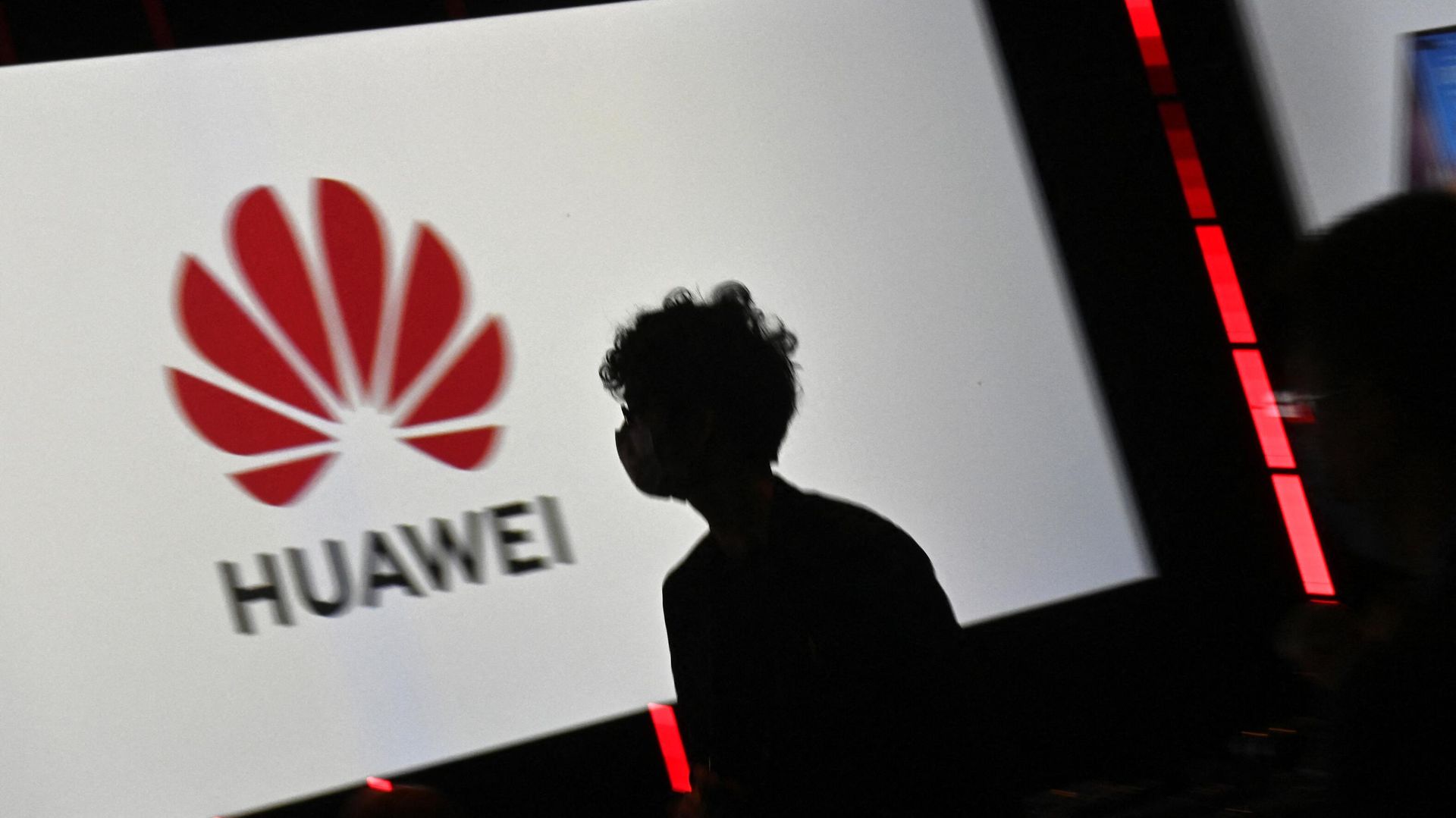 Логотип компании Huawei в Берлине - ИноСМИ, 1920, 21.12.2022