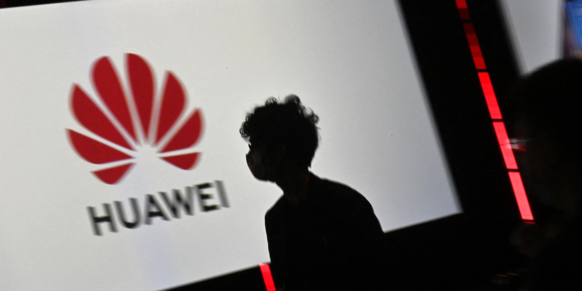 Логотип компании Huawei в Берлине - ИноСМИ, 1920, 21.12.2022