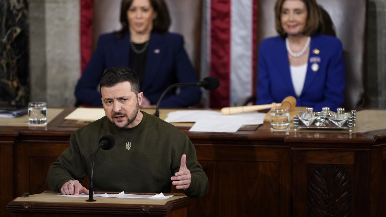 Президент Украины Владимир Зеленский выступает перед Конгрессом США в Вашингтоне. 21 декабря 2022 года