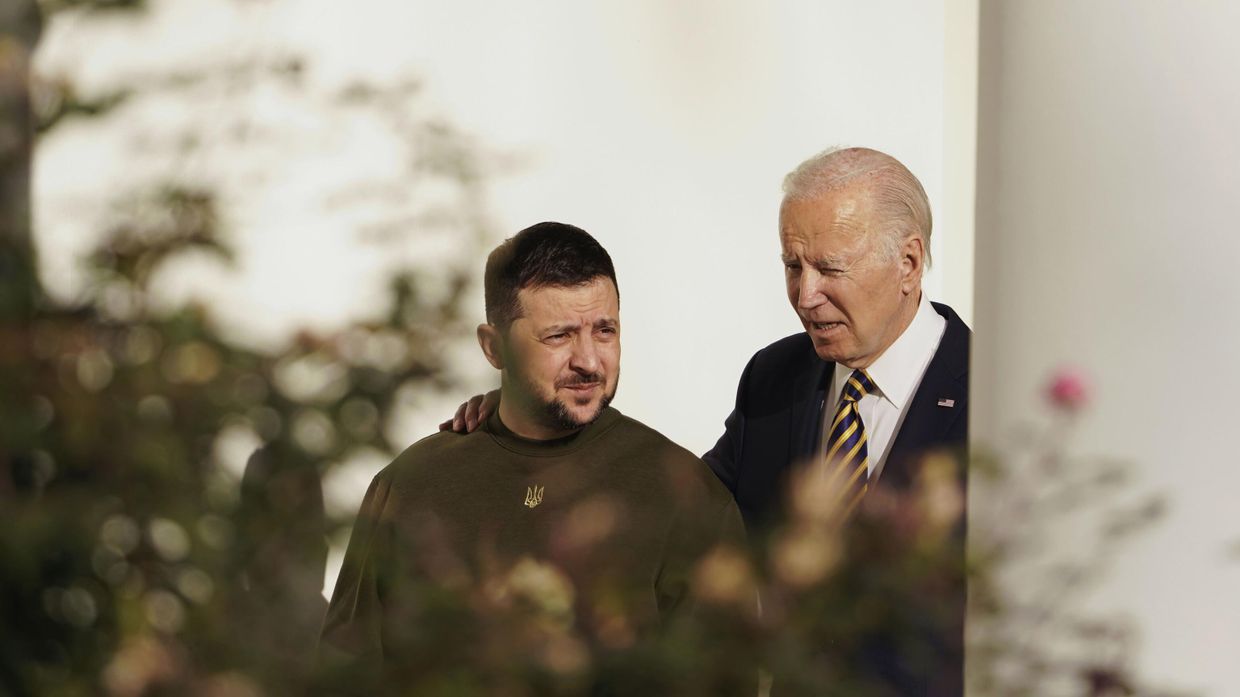 Президент США Джо Байден и президент Украины Владимир Зеленский во время встречи в Белом доме в Вашингтоне. 21 декабря 2022 года