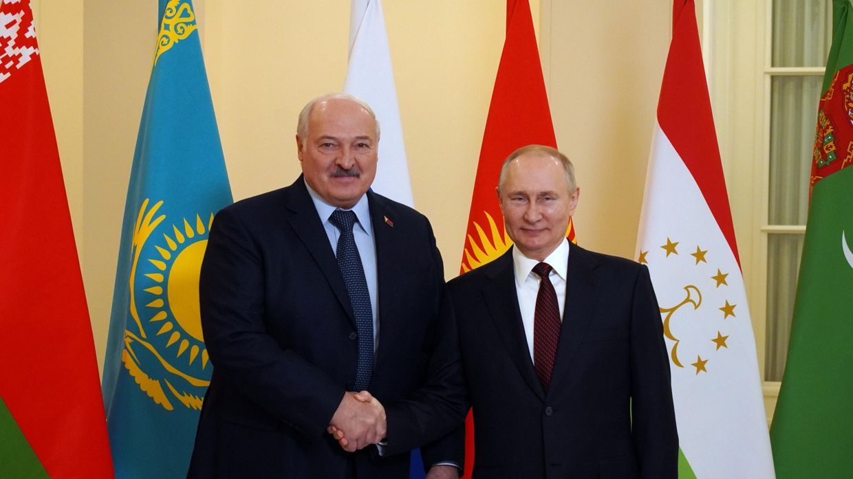 Президент РФ Владимир Путин и президент Белоруссии Александр Лукашенко
