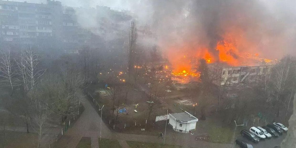 На месте падения вертолета в Броварах, Украина