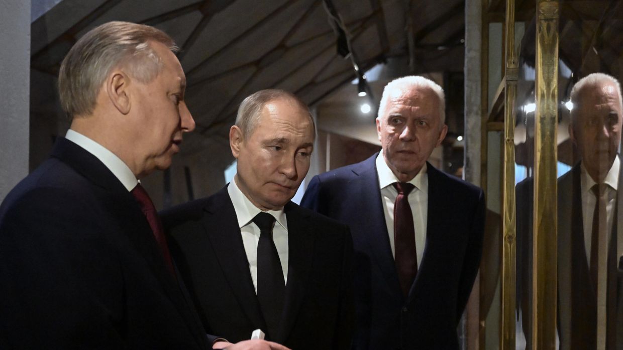 Президент РФ В. Путин принял участие в памятных мероприятиях, посвящённых 80-й годовщине прорыва блокады Ленинграда