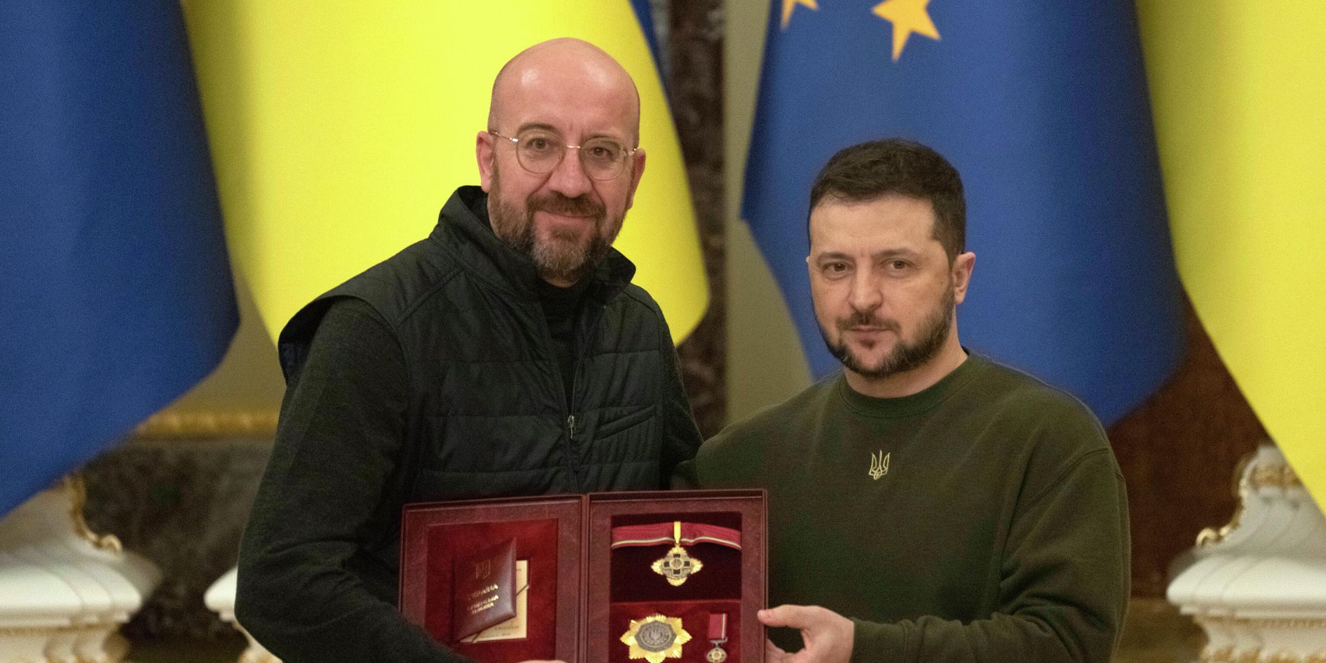 Зеленский награждает председателя Евросовета Шарля Мишеля государственной наградой в Киеве - ИноСМИ, 1920, 23.01.2023
