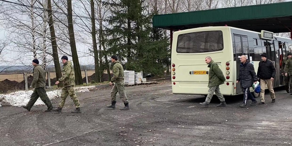 Из украинского плена вернулись 82 российских военнослужащих