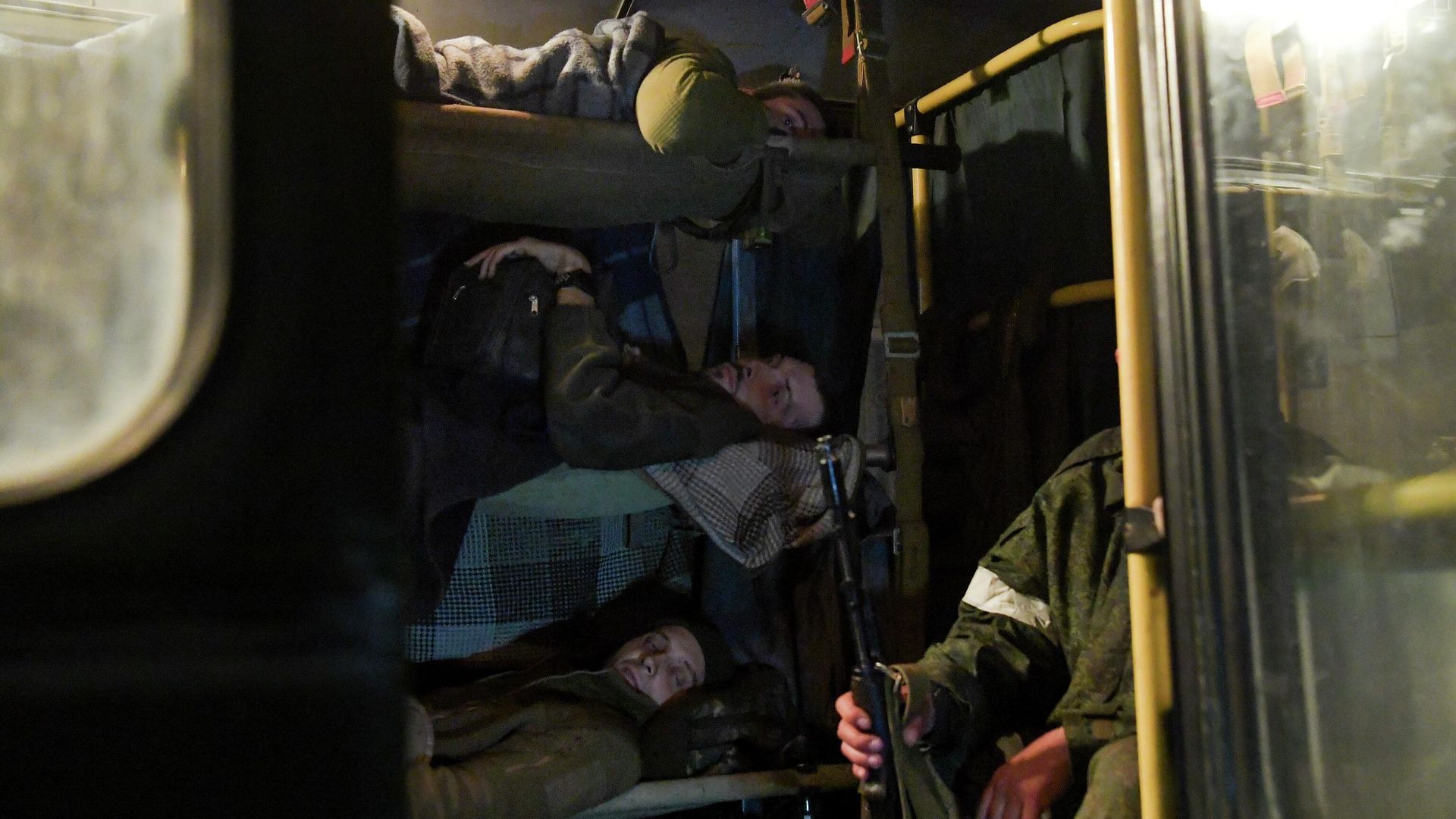 С Азовстали вывозят раненых украинских военных - ИноСМИ, 1920, 08.02.2023