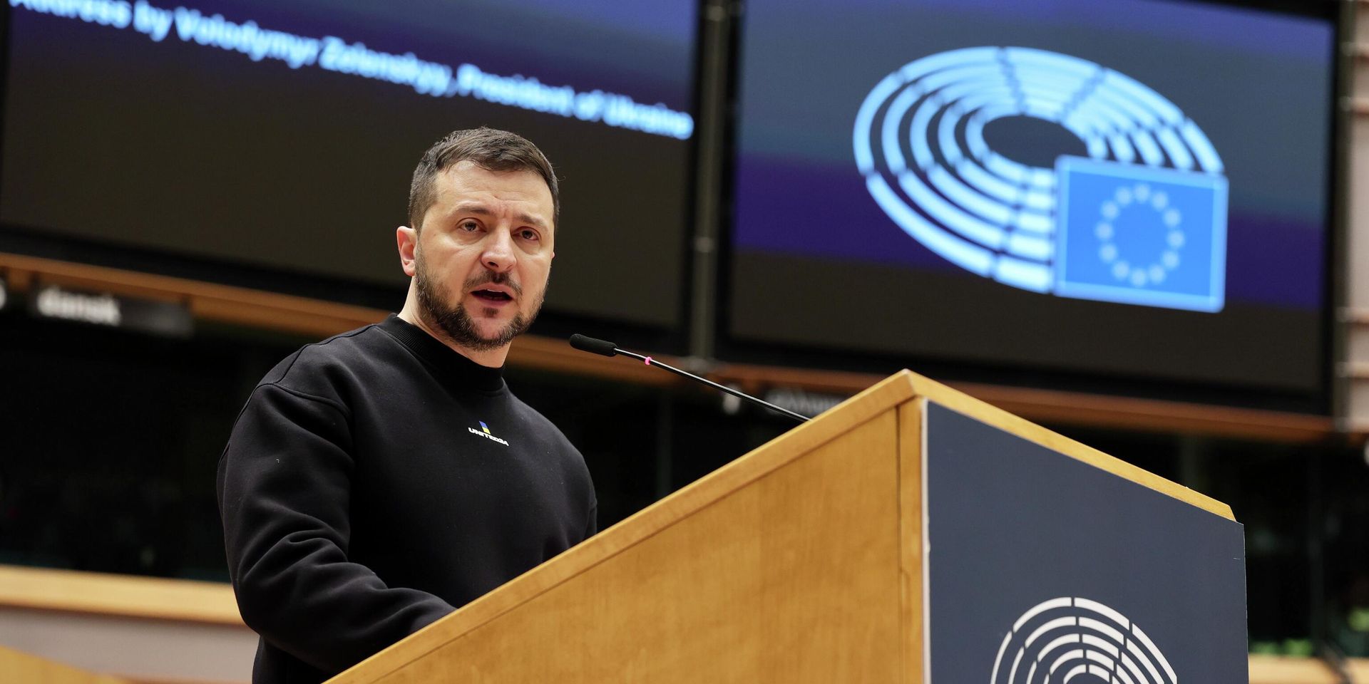 Президент Украины Владимир Зеленский выступает во время саммита ЕС в Брюсселе, Бельгия. 9 февраля 2023 года - ИноСМИ, 1920, 10.02.2023