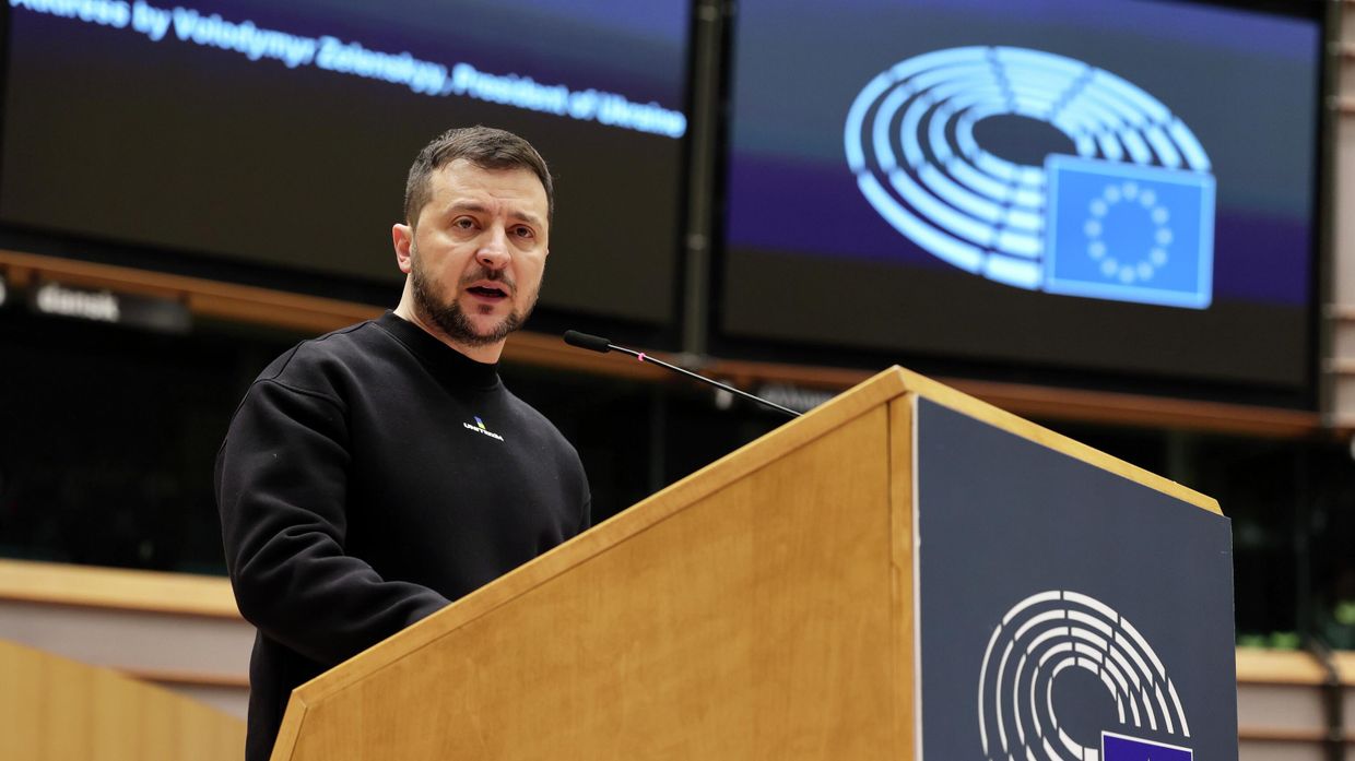 Президент Украины Владимир Зеленский выступает во время саммита ЕС в Брюсселе, Бельгия. 9 февраля 2023 года
