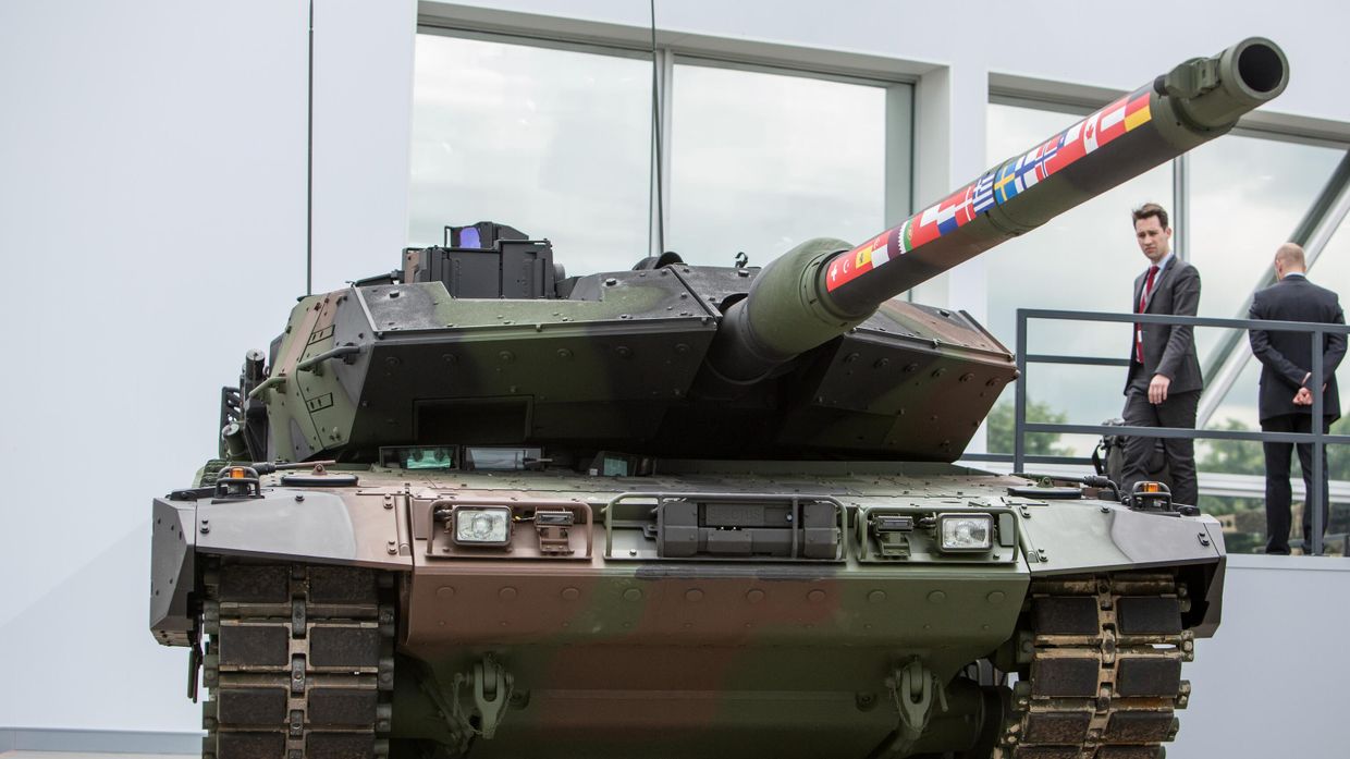 Международная выставка вооружений EUROSATORY в Париже