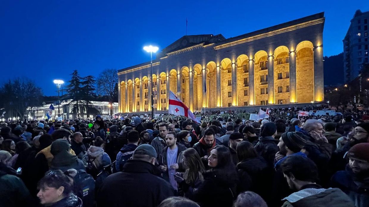 В Тбилиси проходит масштабная акция протеста