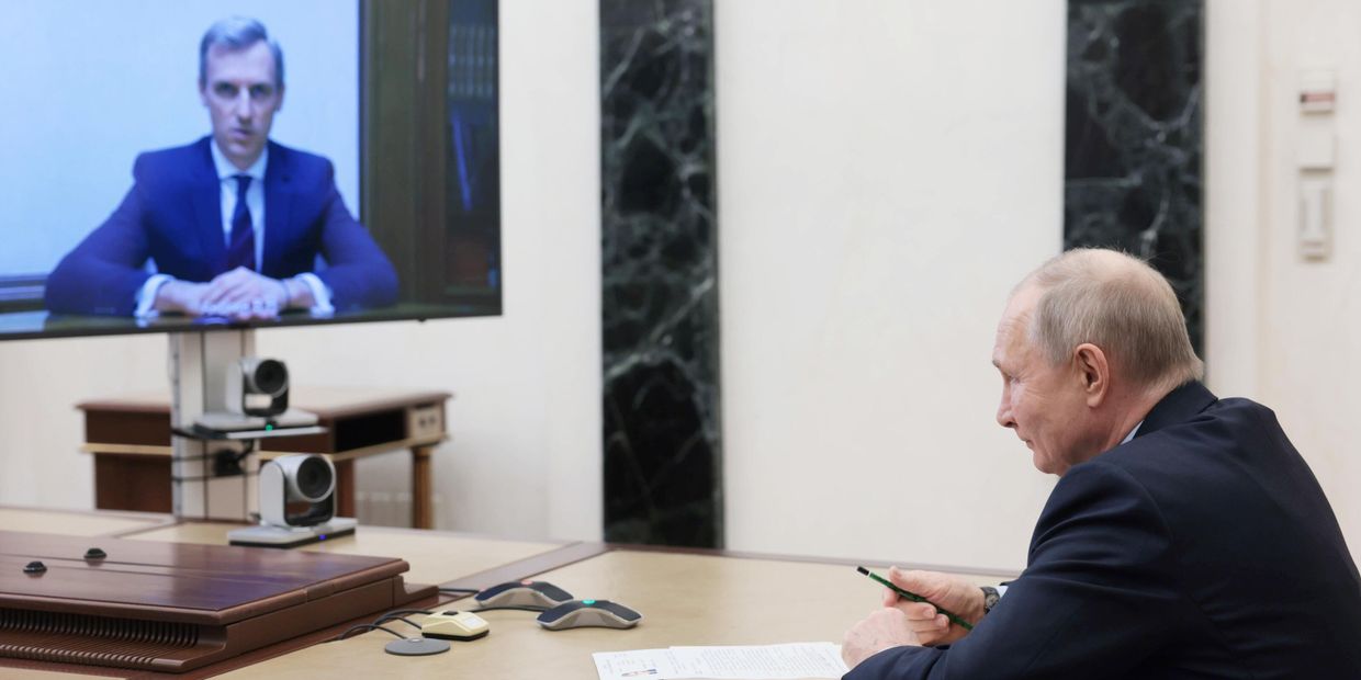 Президент РФ В. Путин провел встречу с врио главы Смоленской области В. Анохиным