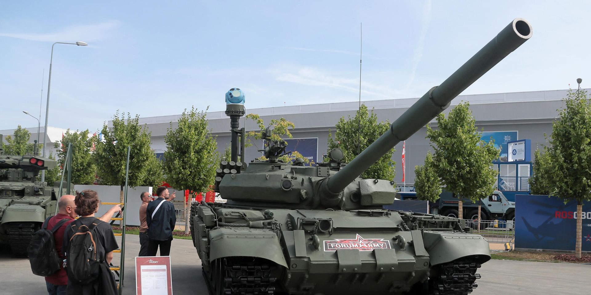 Танк Т-62М с МГОЭС (многоспектральная гиростабилизированная оптико-электронная система), представленный на международном военно-техническом форуме Армия-2022 - ИноСМИ, 1920, 07.09.2025