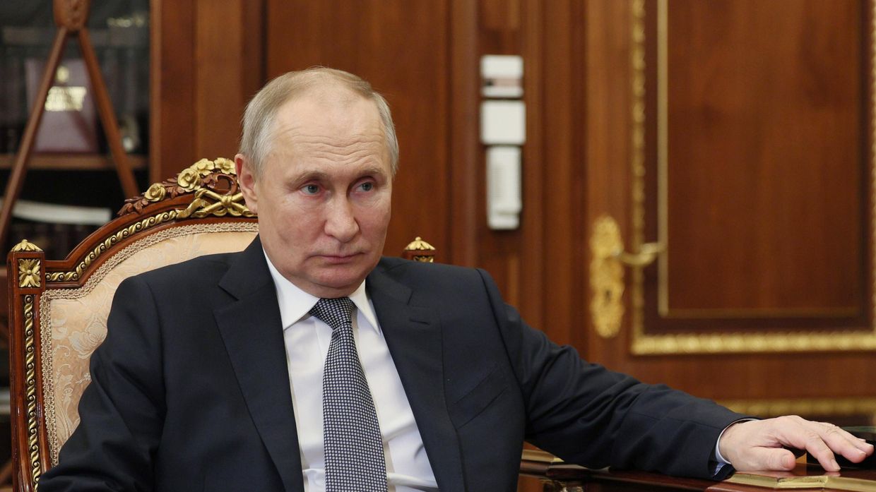 Президент РФ В. Путин провел встречу с главой фракции Единая Россия в Госдуме В. Васильевым