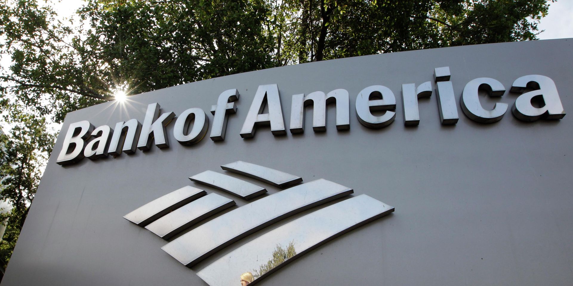 Логотип Bank of America в Пало-Альто, Калифорния - ИноСМИ, 1920, 13.07.2023