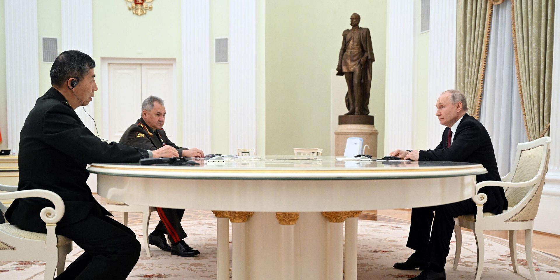 Рабочая встреча президента РФ В. Путина с министром обороны КНР Ли Шанфу - ИноСМИ, 1920, 02.05.2023