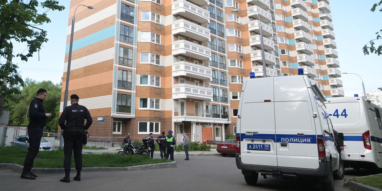 Беспилотники попали в жилые дома в Москве