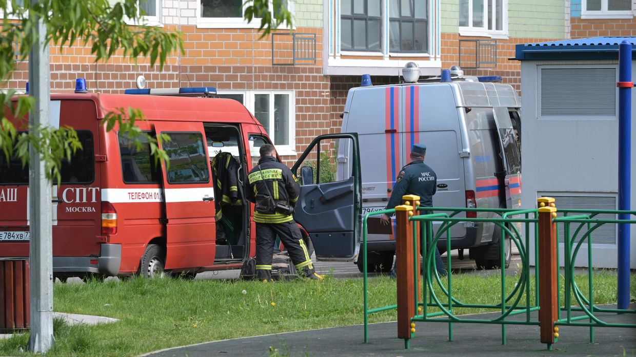 Беспилотники попали в жилые дома в Москве